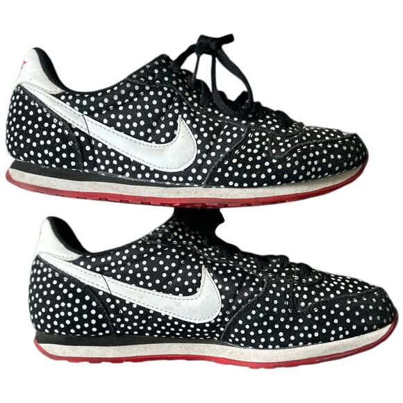 EUC Nike Genicco Black and White Suede Polkadot Dotted Sneakers Size Women's 8 - Picture 5 of 10